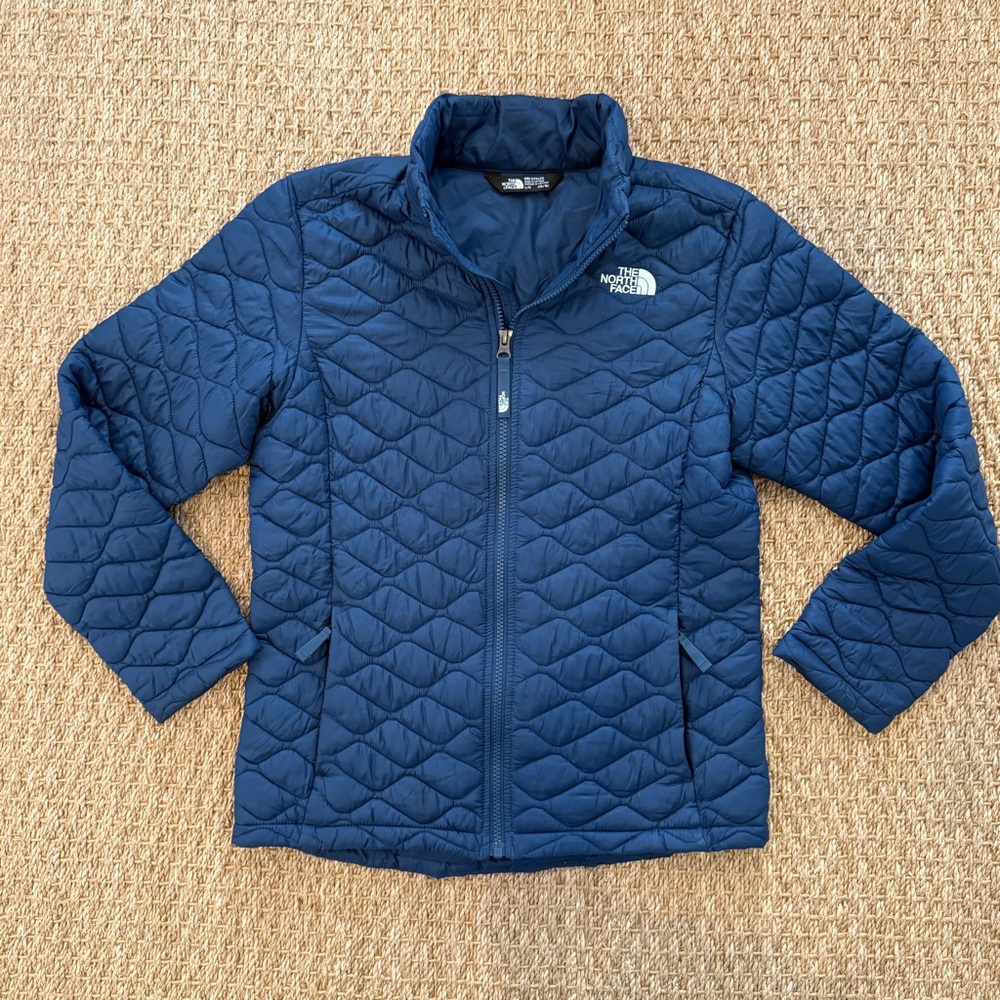 Patagonia Girl’s Thermoball Quilted Puffer Jacket. Full zip. Size Large (14/16)